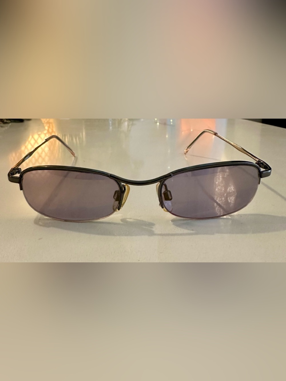 Vintage 90βs Sleek Black Frame Sunglasses with Purple Lenses